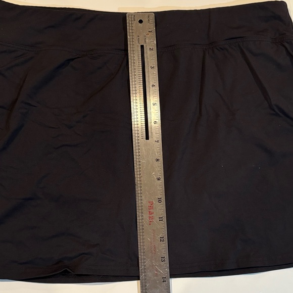 Lands’ End Women's SwimMini Skirt black, size 12 - Picture 11 of 11